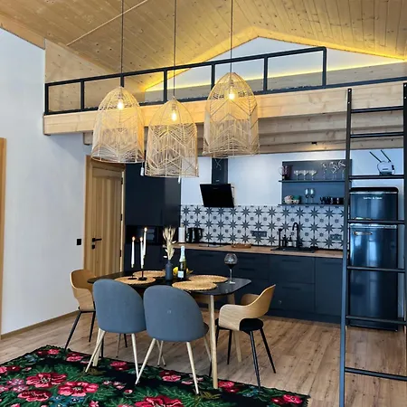Boiko House - з чаном-джакузі *