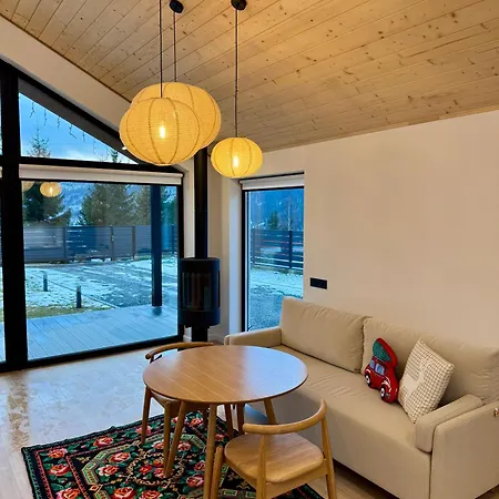 Boiko House - з чаном-джакузі *